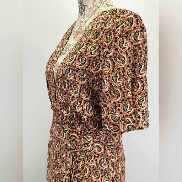 THE EAST ORDER Rust and black paisley deep V ruffle hem mini dress size L - Picture 6 of 16